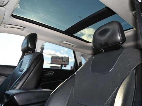 Used 2017 Ford Edge Titanium w/ Equipment Group 302A FWD image 19