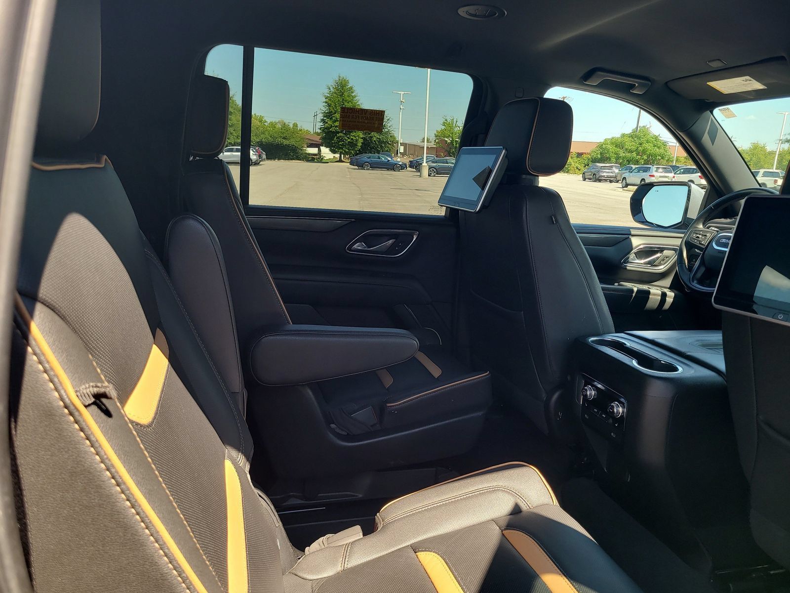 Used 2023 GMC Yukon XL AT4 AWD/4WD image 28