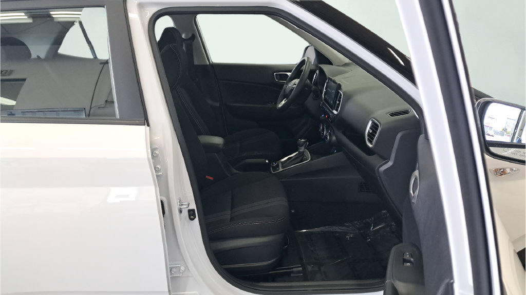 Used 2026 Hyundai Venue SEL FWD image 28