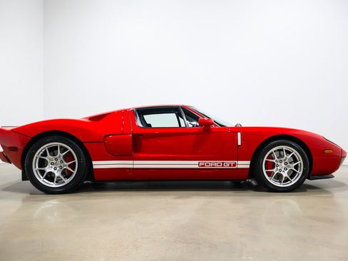 Used 2006 Ford GT RWD image 66