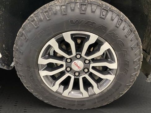 Used 2023 GMC Sierra 1500 AT4 w/ AT4 Premium Package AWD/4WD image 30