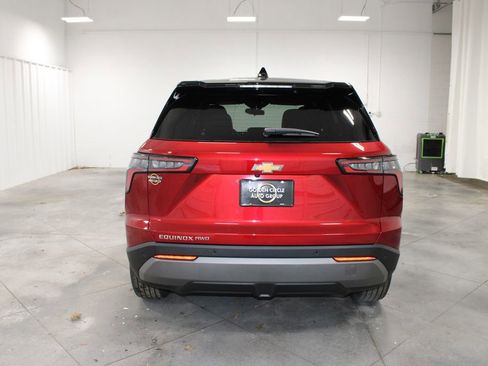 New 2026 Chevrolet Equinox LT w/ Convenience Package II image 8