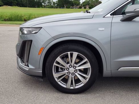 Used 2024 Cadillac XT6 Premium Luxury image 8