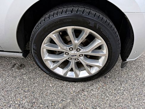 Used 2019 Ford Expedition Platinum image 11