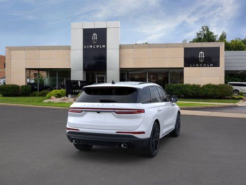 New 2023 Lincoln Corsair Reserve w/ Equipment Group 202A image 8