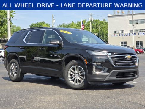 Used 2023 Chevrolet Traverse LT AWD/4WD image 1