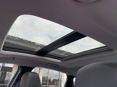 Used 2018 Chevrolet Impala Premier w/ Premier Convenience Package FWD image 14