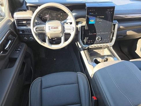 Used 2025 GMC Yukon XL Elevation image 5