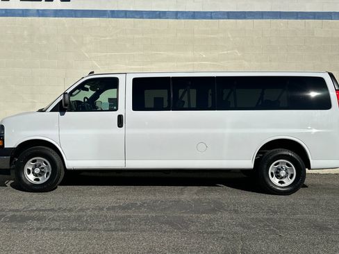 Used 2019 Chevrolet Express 3500 LT w/ LT Preferred Equipment Group image 7