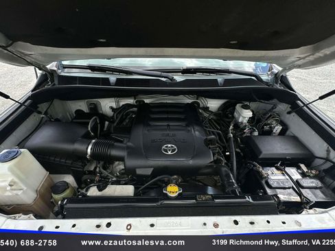 Used 2015 Toyota Tundra SR5 w/ SR5 Upgrade Package AWD/4WD image 12