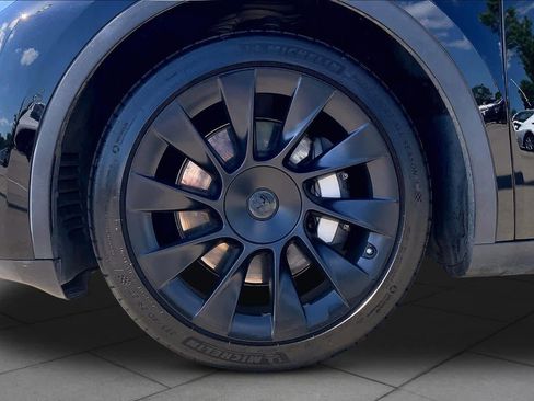Used 2021 Tesla Model Y Long Range AWD/4WD image 10