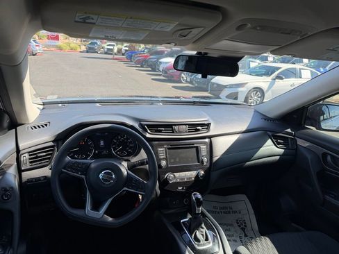 Used 2020 Nissan Rogue S FWD image 12