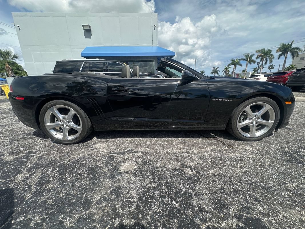 Used 2015 Chevrolet Camaro LT w/ RS Package RWD image 4