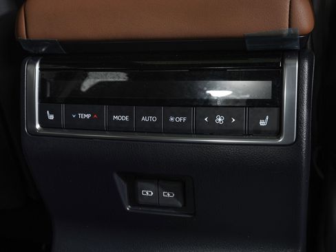 Used 2025 Lexus GX 550 w/ Accessory Package (Z1) image 12