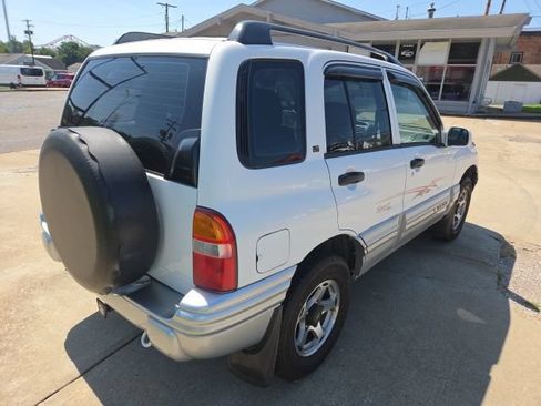 Used 2001 Chevrolet Tracker LT AWD/4WD image 5