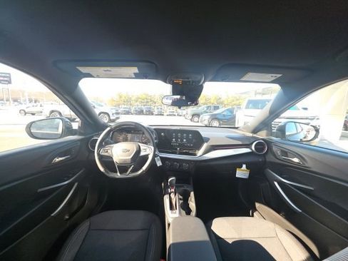 New 2026 Chevrolet Trax RS w/ Driver Confidence Package image 10