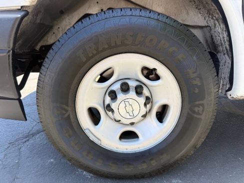 Used 2021 Chevrolet Express 2500 RWD image 19
