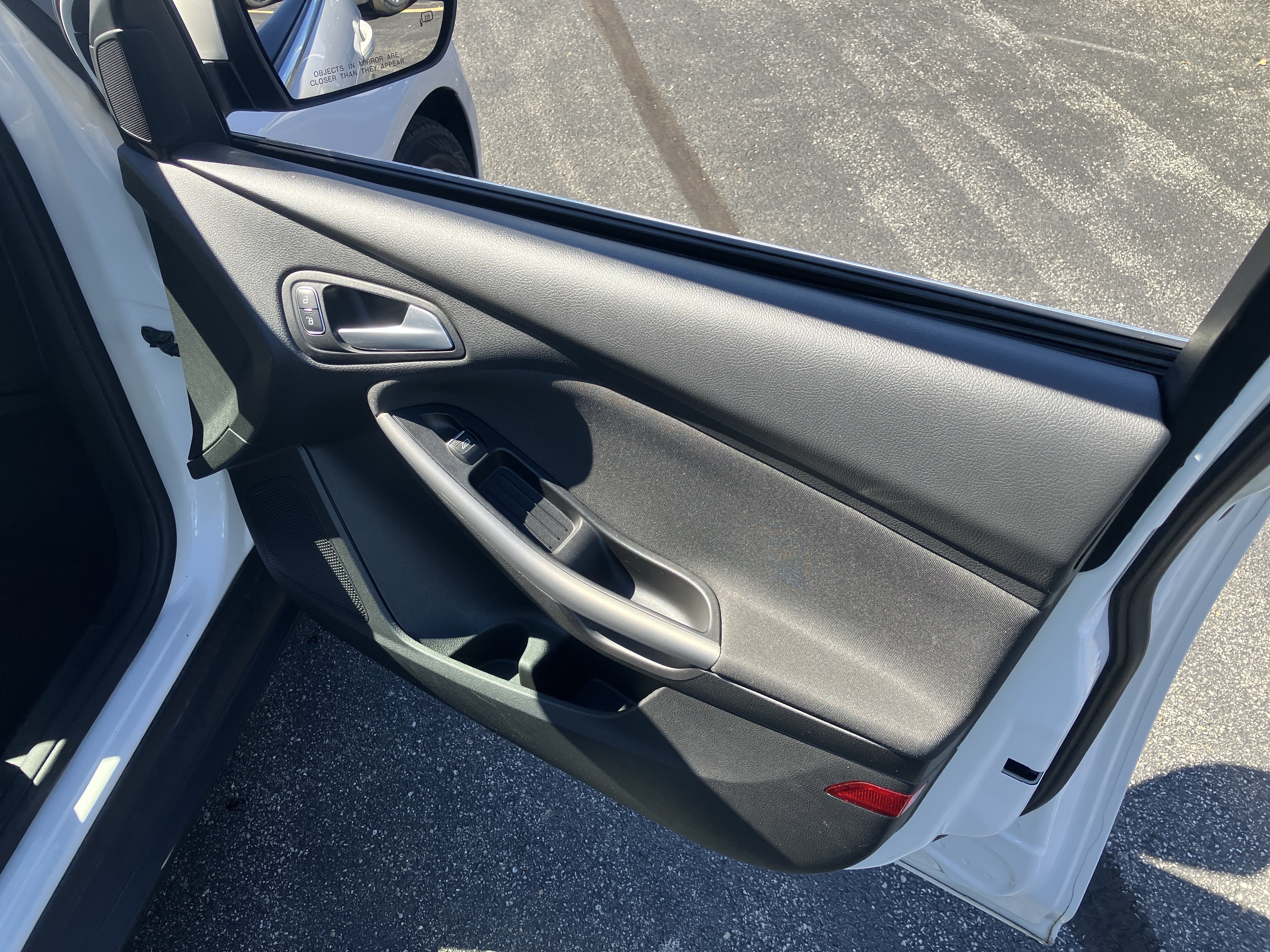Used 2018 Ford Focus Titanium FWD image 13