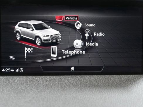 Used 2018 Audi Q7 3.0T Premium image 30