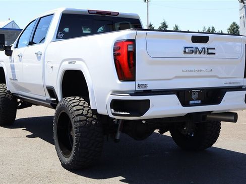 Used 2024 GMC Sierra 3500 Denali Ultimate AWD/4WD image 3