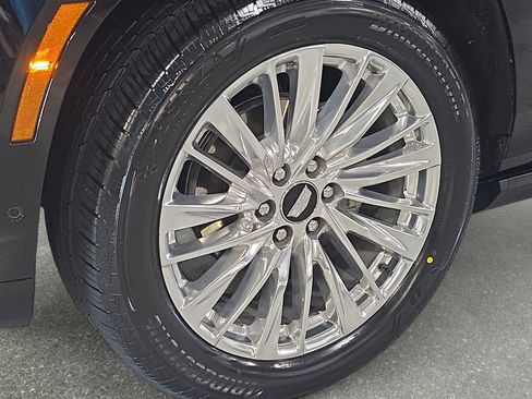 Used 2025 Cadillac Escalade Premium Luxury w/ Touring Package image 31