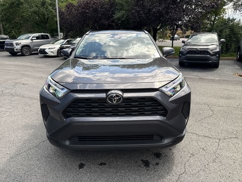 Used 2022 Toyota RAV4 XLE image 2