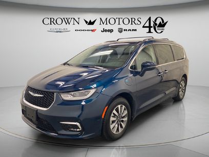 Used 2021 Chrysler Pacifica Touring-L