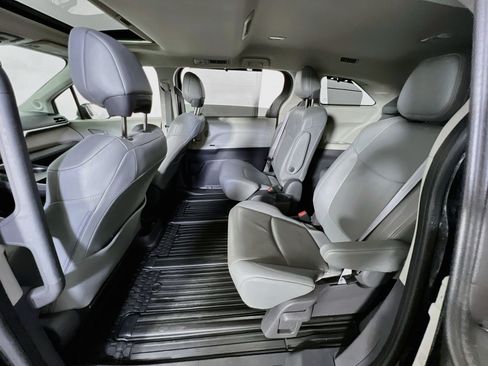 Used 2021 Toyota Sienna Limited AWD/4WD image 24