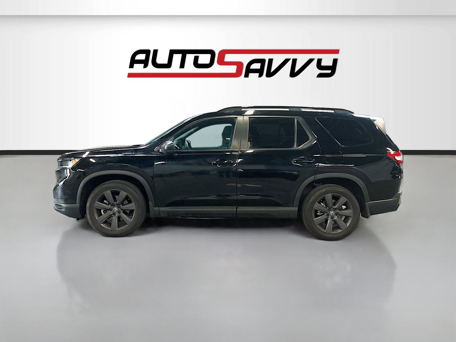 Used 2025 Honda Pilot Sport image 4