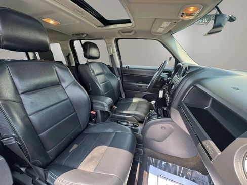 Used 2016 Jeep Patriot High Altitude FWD image 16