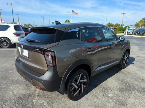 New 2026 Nissan Kicks SV w/ Charging Package image 5