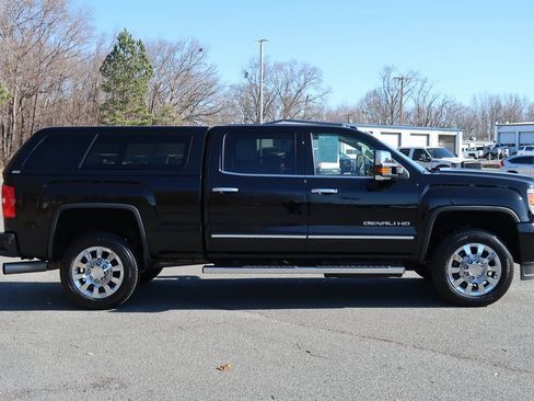 Certified 2016 GMC Sierra 2500 Denali w/ Duramax Plus Package image 4