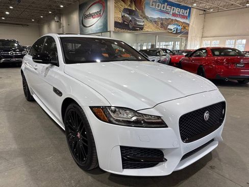 Used 2016 Jaguar XF R-Sport image 22