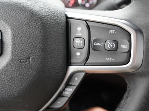 Certified 2025 RAM 2500 Big Horn AWD/4WD image 32