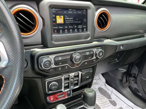Used 2021 Jeep Gladiator Mojave AWD/4WD image 24