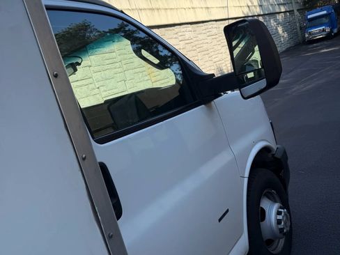 Used 2019 Chevrolet Express 3500 w/ Driver Convenience Package RWD image 20