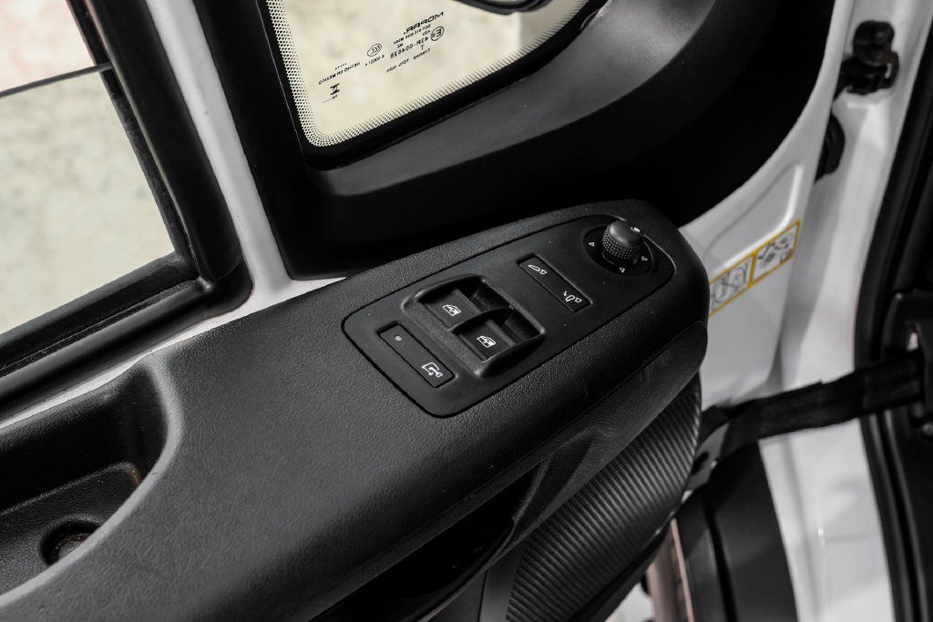 Used 2025 RAM ProMaster 2500 w/ Convenience Group FWD image 40