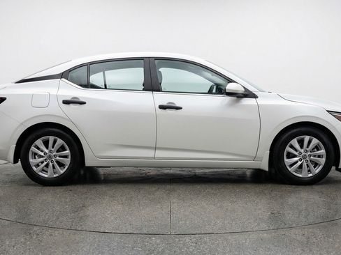 Used 2025 Nissan Sentra S image 11