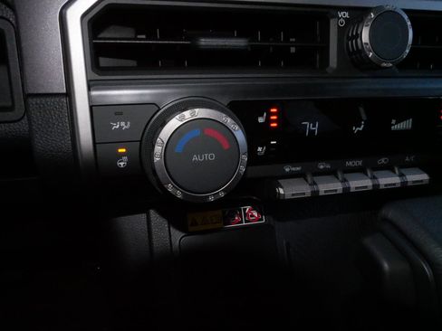 Certified 2025 Toyota 4Runner TRD Off-Road Premium image 28