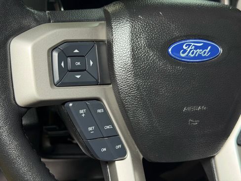 Used 2017 Ford F150 Lariat image 37