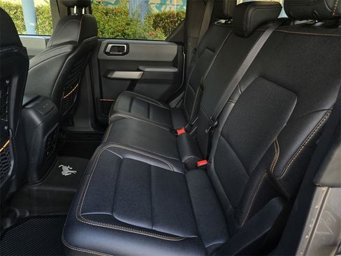 Used 2023 Ford Bronco Badlands image 11