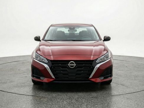 Used 2025 Nissan Altima 2.5 SV image 2