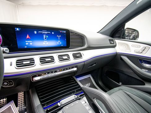 Used 2025 Mercedes-Benz GLE 53 AMG 4MATIC Coupe image 33