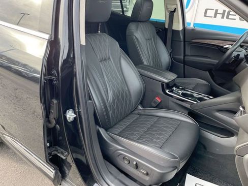 Used 2022 Buick Envision Avenir w/ Technology Package II image 29