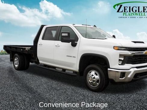 Used 2024 Chevrolet Silverado 3500 LT w/ Convenience Package image 4