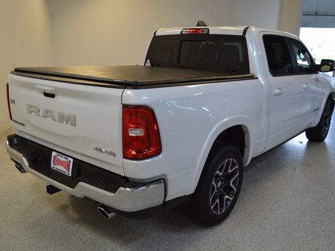 Used 2025 RAM 1500 Laramie AWD/4WD image 3
