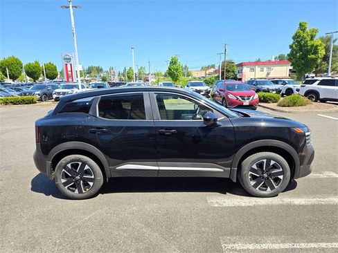 New 2025 Nissan Kicks SV w/ SV Premium Package image 4