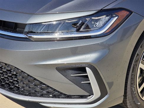 New 2026 Volkswagen Jetta SE image 6