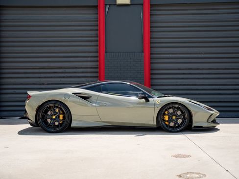 Used 2020 Ferrari F8 Tributo RWD image 9