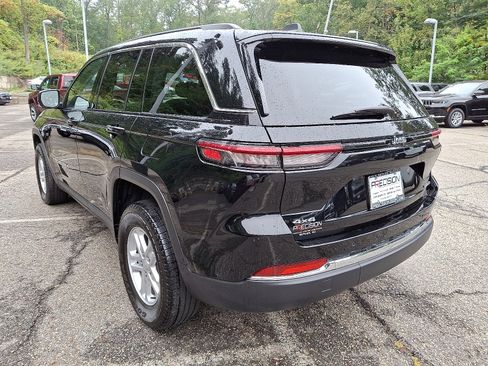 Certified 2023 Jeep Grand Cherokee Laredo w/ Luxury Tech Group I image 5